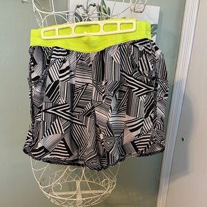 Livi Active Neon Yellow and Black Patterned Shorts